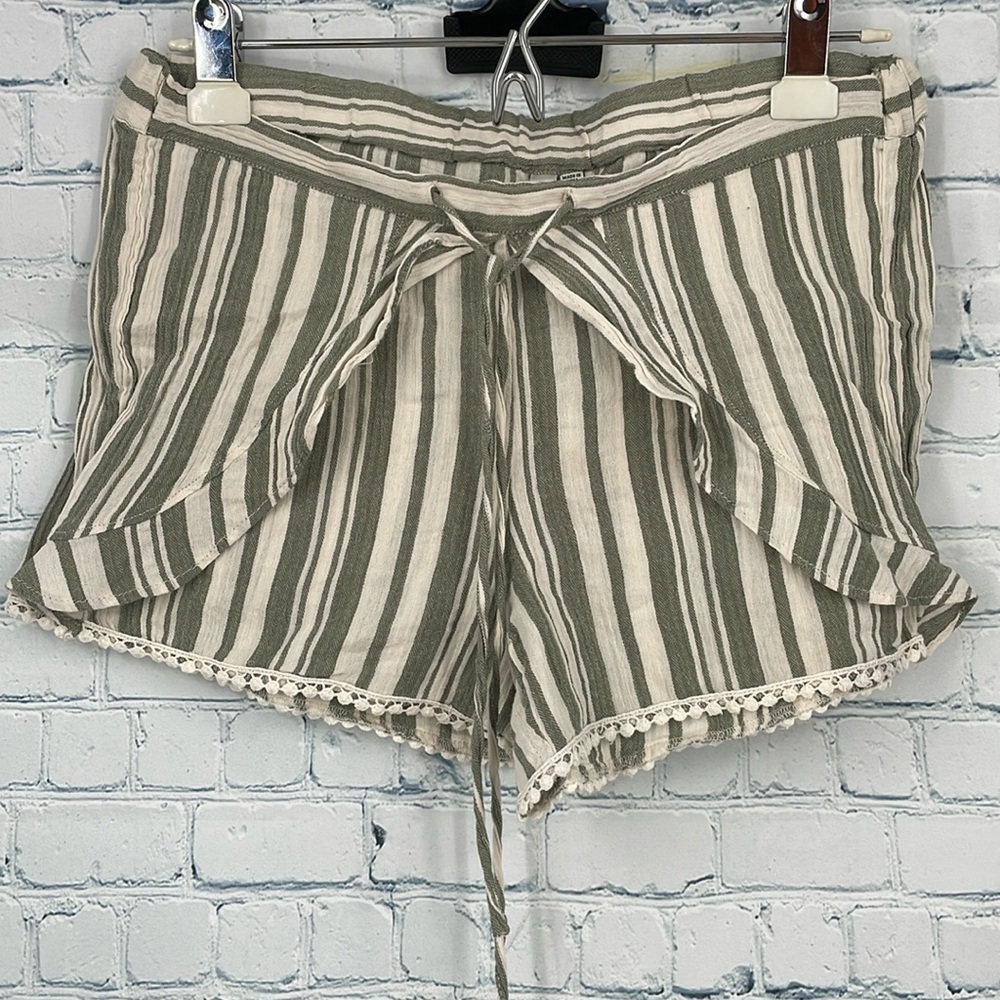 Kut from the Kloth Sage Green 100% Cotton Super Lightweight Breezy Shorts